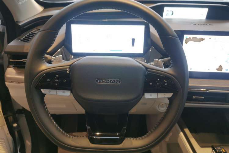 Used CHANGAN OSHAN Z6 New Energy 2022 Blue Whale iDD 150KM Flagship PLUS Smart Parking Edition Steering Wheel