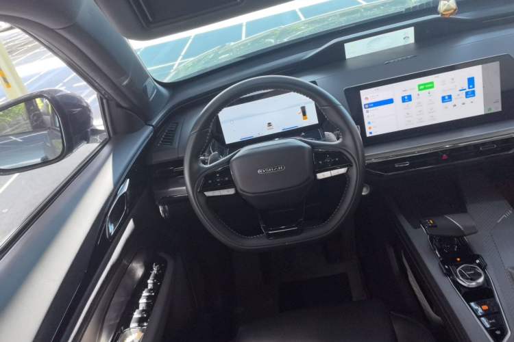 Used CHANGAN OSHAN Z6 New Energy 2022 Blue Whale iDD 150KM Flagship PLUS Smart Parking Edition Steering Wheel