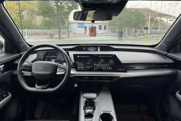 Used CHANGAN OSHAN Z6 New Energy 2022 Blue Whale iDD 150KM Flagship PLUS Interior 2