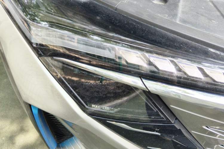 Used CHANGAN OSHAN Z6 New Energy 2022 Blue Whale iDD 150KM Flagship PLUS Right Front Headlight