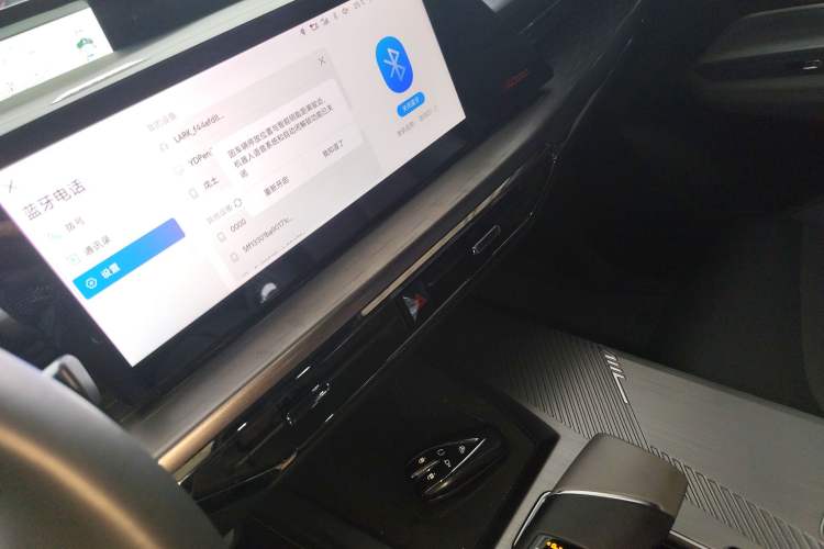 Used CHANGAN OSHAN Z6 New Energy 2022 Facelift Blue Whale iDD 150KM Flagship PLUS Smart Parking Edition Audio And AC Panel