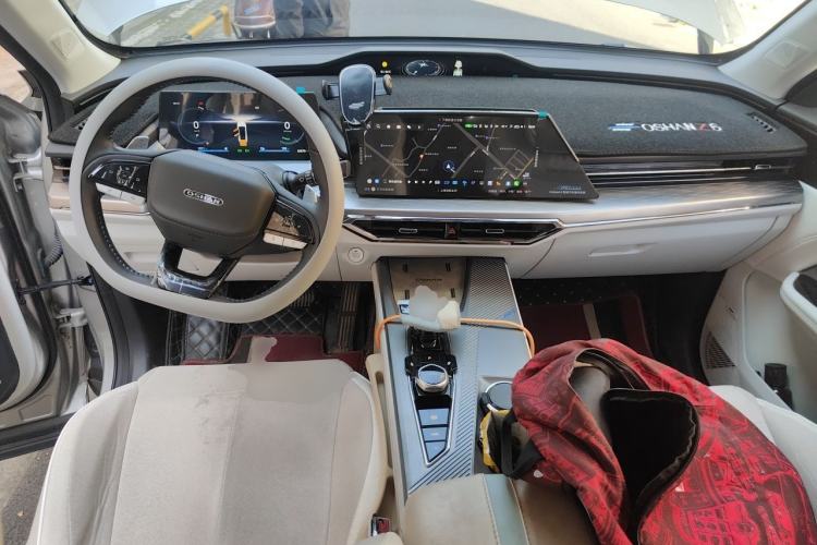 Used CHANGAN OSHAN Z6 New Energy 2022 Facelift Blue Whale iDD 150KM Flagship PLUS Smart Parking Edition Center Console