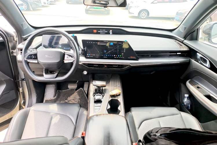 Used CHANGAN OSHAN Z6 New Energy 2022 Blue Whale iDD 150KM Flagship PLUS Center Console