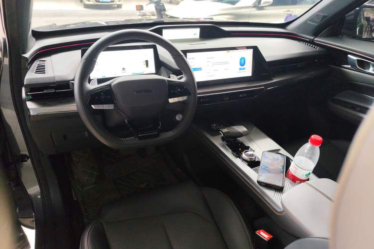 Used CHANGAN OSHAN Z6 New Energy 2022 Facelift Blue Whale iDD 150KM Flagship PLUS Smart Parking Edition Center Console