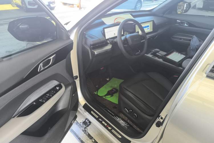 Used CHANGAN OSHAN Z6 New Energy 2022 Blue Whale iDD 150KM Flagship PLUS Smart Parking Edition Driver Seat