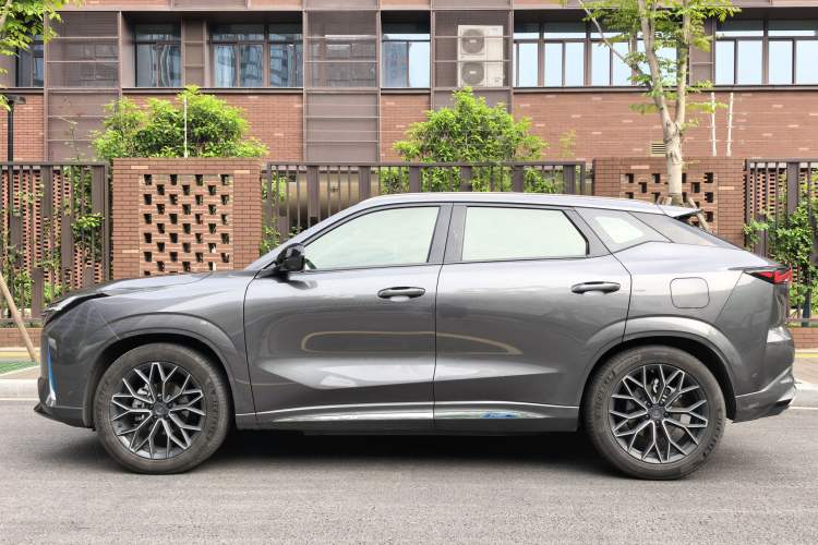 Used CHANGAN OSHAN Z6 New Energy 2022 Blue Whale iDD 150KM Flagship PLUS Smart Parking Edition Exterior 2