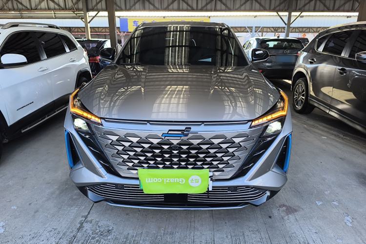 Used CHANGAN OSHAN Z6 New Energy 2022 Blue Whale iDD 150KM Flagship PLUS Smart Parking Edition Front