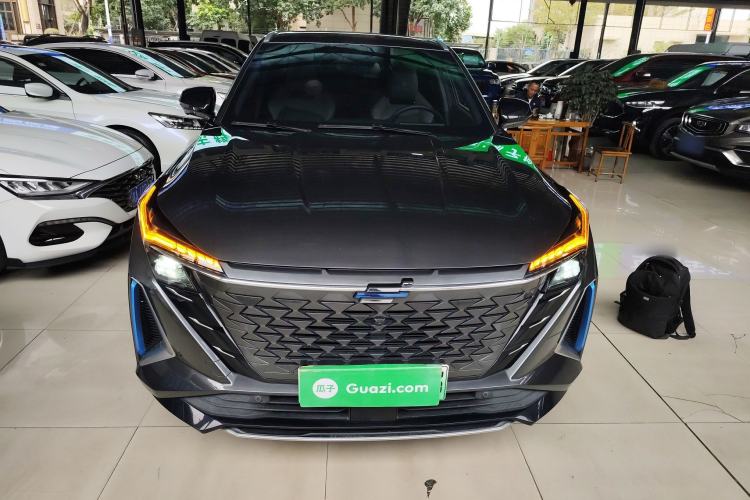 Used CHANGAN OSHAN Z6 New Energy 2022 Facelift Blue Whale iDD 150KM Flagship PLUS Smart Parking Edition Front