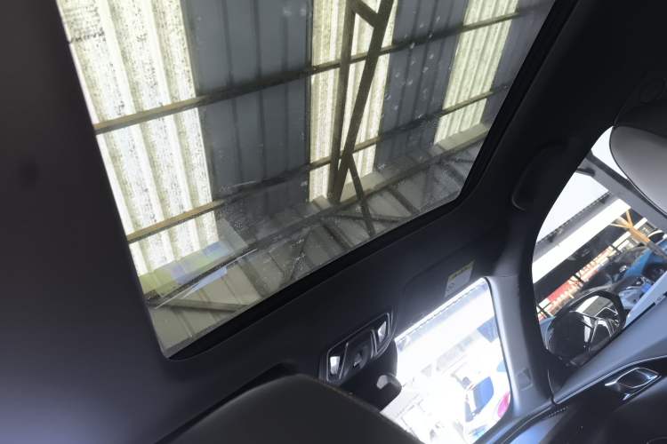 Used CHANGAN OSHAN Z6 New Energy 2022 Blue Whale iDD 150KM Flagship PLUS Smart Parking Edition Headliner