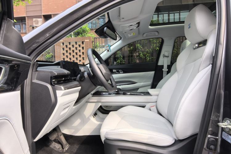 Used CHANGAN OSHAN Z6 New Energy 2022 Blue Whale iDD 150KM Flagship PLUS Smart Parking Edition Interior 1