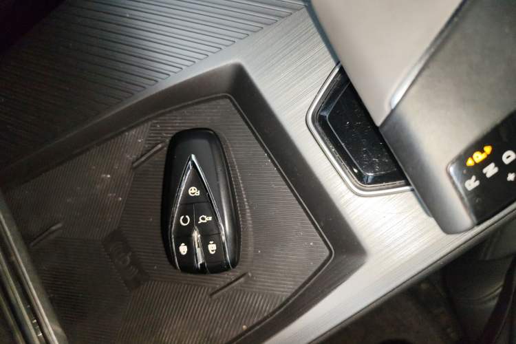Used CHANGAN OSHAN Z6 New Energy 2022 Facelift Blue Whale iDD 150KM Flagship PLUS Smart Parking Edition Interior 1