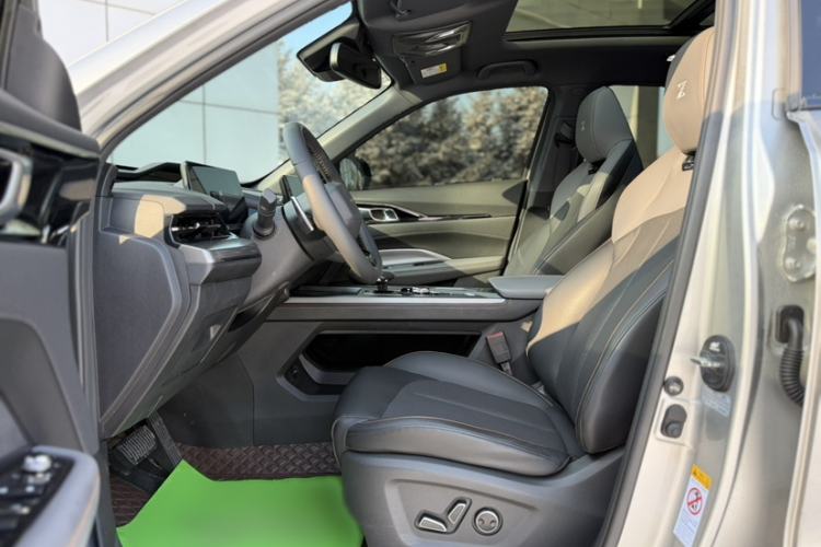 Used CHANGAN OSHAN Z6 New Energy 2022 Blue Whale iDD 150KM Flagship PLUS Smart Parking Edition Interior 2