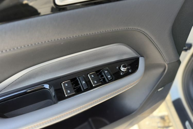 Used CHANGAN OSHAN Z6 New Energy 2022 Blue Whale iDD 150KM Flagship PLUS Smart Parking Edition Interior 7