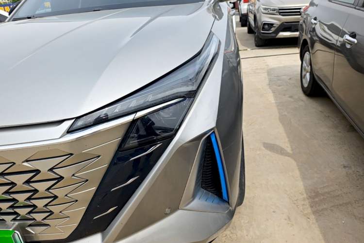 Used CHANGAN OSHAN Z6 New Energy 2022 Blue Whale iDD 150KM Flagship PLUS Left Front Headlight