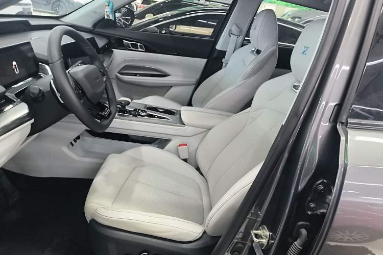 Used CHANGAN OSHAN Z6 New Energy 2022 Blue Whale iDD 150KM Flagship PLUS Smart Parking Edition Left Front Seat