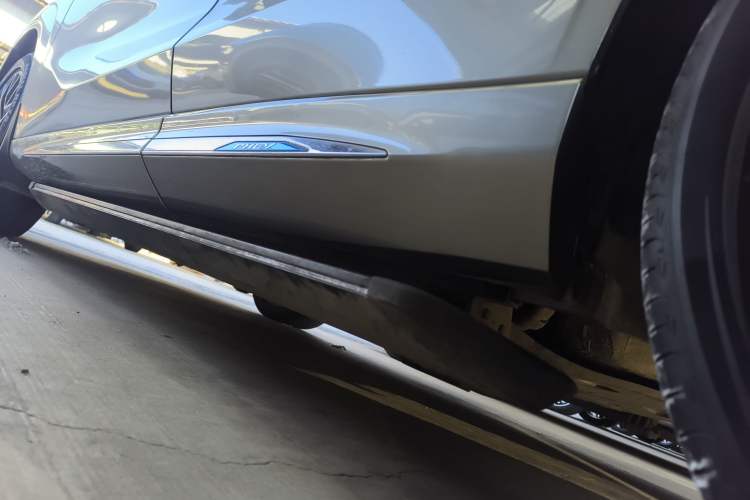 Used CHANGAN OSHAN Z6 New Energy 2022 Blue Whale iDD 150KM Flagship PLUS Smart Parking Edition Left Side Sill