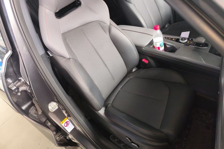 Used CHANGAN OSHAN Z6 New Energy 2022 Facelift Blue Whale iDD 150KM Flagship PLUS Smart Parking Edition Right Front Seat