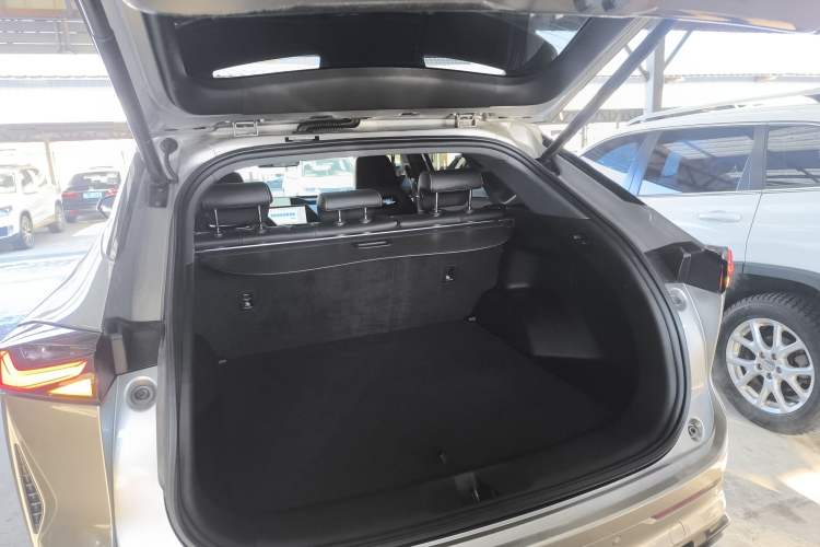 Used CHANGAN OSHAN Z6 New Energy 2022 Blue Whale iDD 150KM Flagship PLUS Smart Parking Edition Trunk