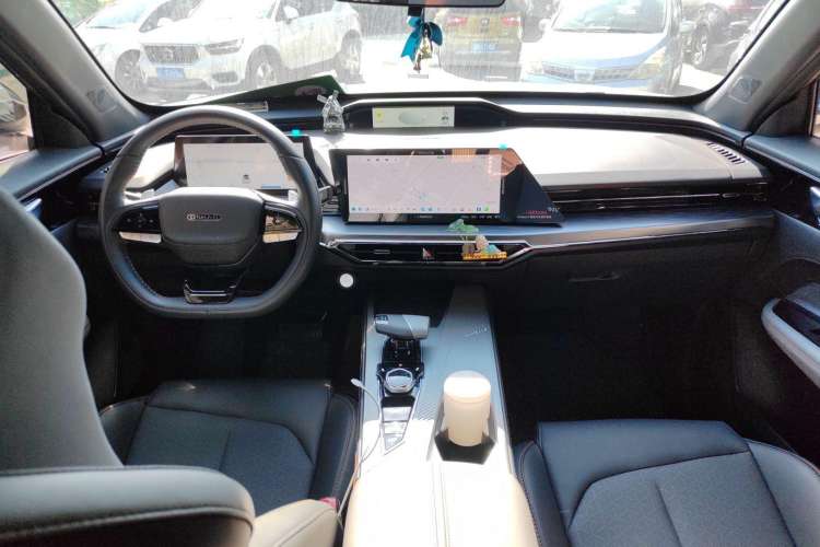 Used CHANGAN OSHAN Z6 New Energy 2022 Blue Whale iDD 150KM Flagship PLUS Center Console