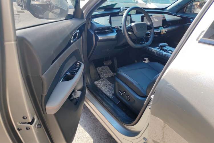 Used CHANGAN OSHAN Z6 New Energy 2022 Blue Whale iDD 150KM Flagship PLUS Driver Seat