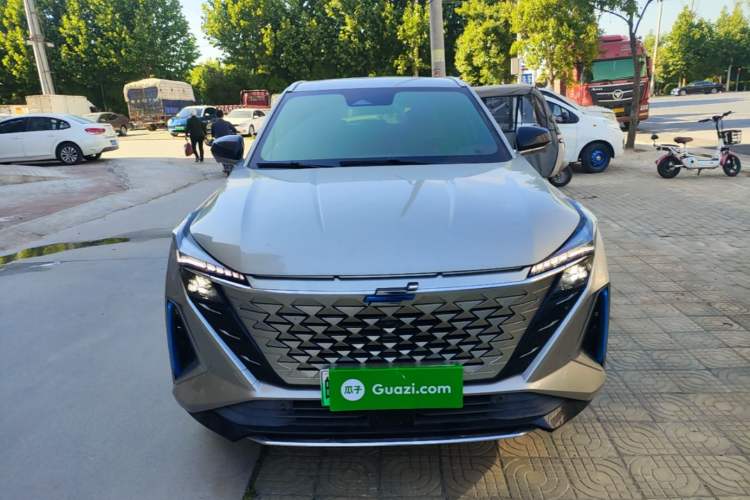 Used CHANGAN OSHAN Z6 New Energy 2022 Blue Whale iDD 150KM Flagship PLUS Smart Parking Edition Front