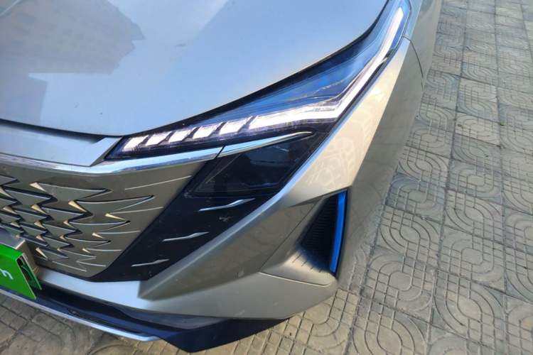 Used CHANGAN OSHAN Z6 New Energy 2022 Blue Whale iDD 150KM Flagship PLUS Smart Parking Edition Left Front Headlight
