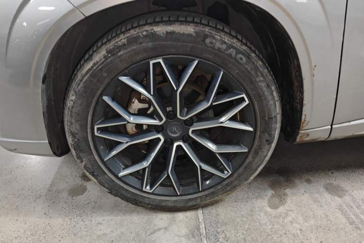 Used CHANGAN OSHAN Z6 New Energy 2022 Facelift Blue Whale iDD 150KM Flagship PLUS Smart Parking Edition Left Front Wheel Hub