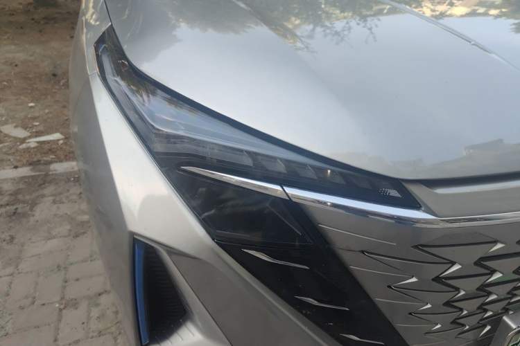 Used CHANGAN OSHAN Z6 New Energy 2022 Blue Whale iDD 150KM Flagship PLUS Right Front Headlight