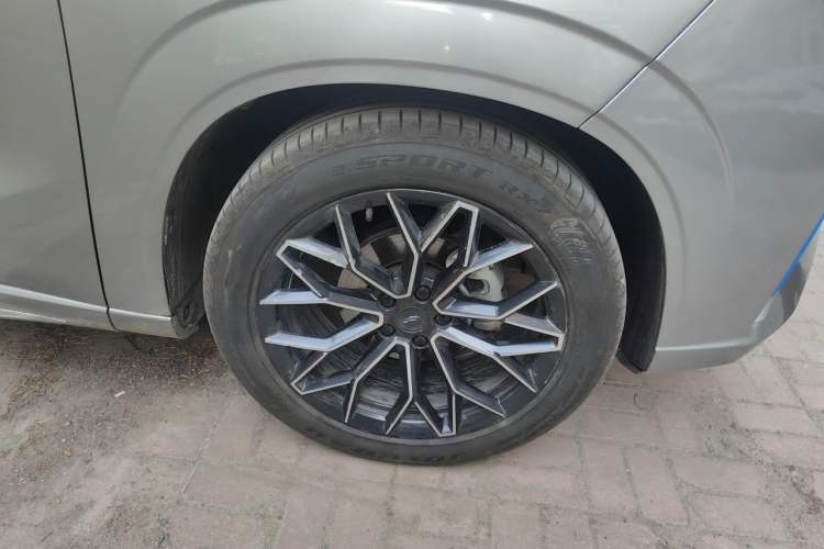 Used CHANGAN OSHAN Z6 New Energy 2022 Blue Whale iDD 150KM Flagship PLUS Right Front Wheel Hub