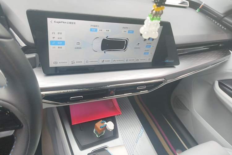 Used CHANGAN OSHAN Z6 New Energy 2022 Blue Whale iDD 150KM Flagship PLUS Audio And AC Panel