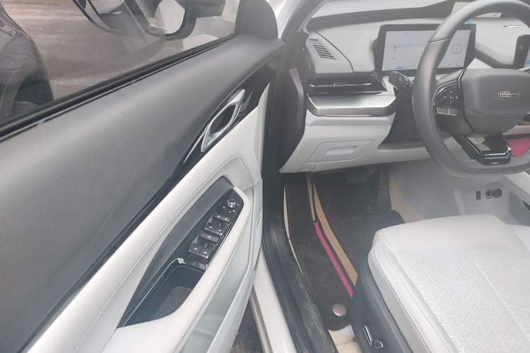 Used CHANGAN OSHAN Z6 New Energy 2022 Blue Whale iDD 150KM Flagship PLUS Driver Seat