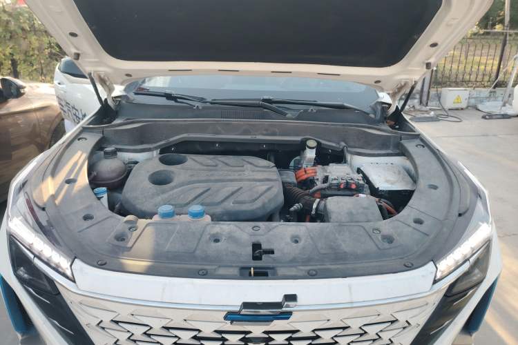 Used CHANGAN OSHAN Z6 New Energy 2022 Blue Whale iDD 150KM Flagship PLUS Smart Parking Edition Engine Bay