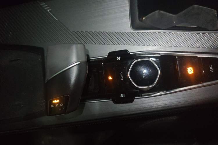 Used CHANGAN OSHAN Z6 New Energy 2022 Blue Whale iDD 150KM Flagship PLUS Gear Lever