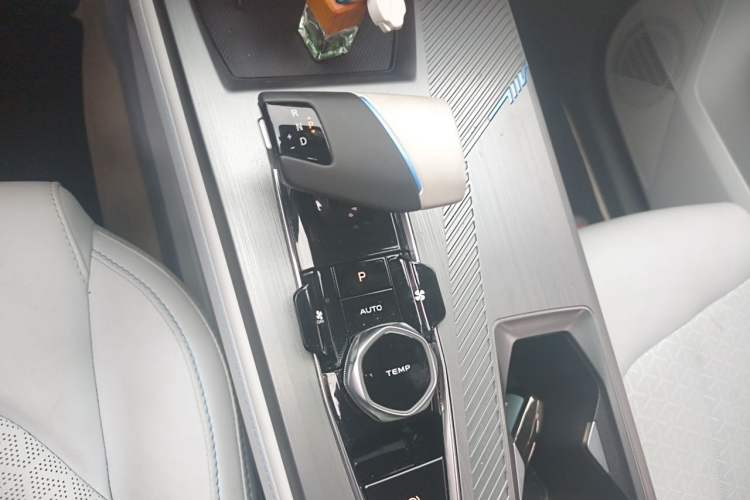 Used CHANGAN OSHAN Z6 New Energy 2022 Blue Whale iDD 150KM Flagship PLUS Gear Lever