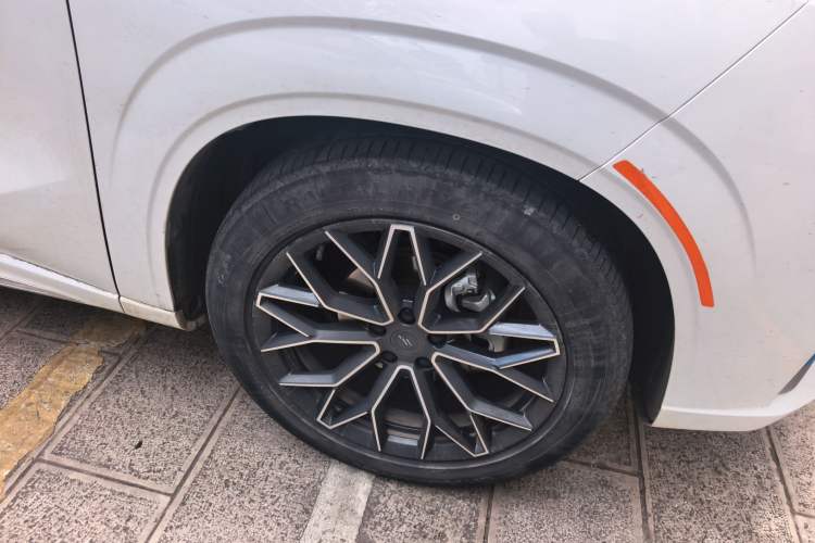 Used CHANGAN OSHAN Z6 New Energy 2022 Blue Whale iDD 150KM Flagship PLUS Right Front Wheel Hub