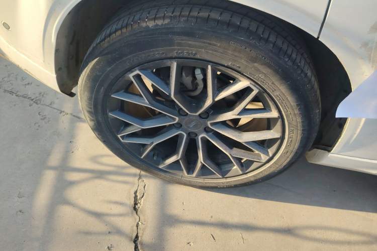 Used CHANGAN OSHAN Z6 New Energy 2022 Blue Whale iDD 150KM Flagship PLUS Smart Parking Edition Right Rear Wheel Hub