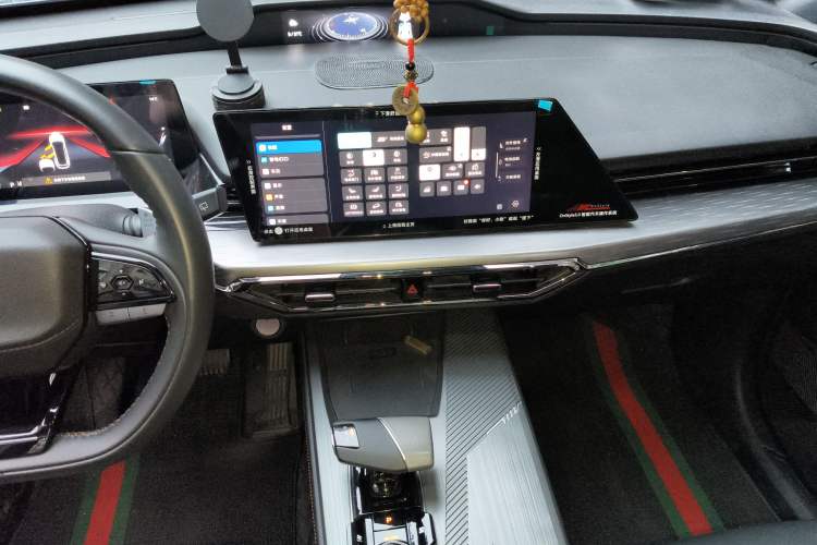 Used CHANGAN OSHAN Z6 New Energy 2023 ZhiDian iDD 150KM Flagship PLUS Smart Parking Edition Audio And AC Panel
