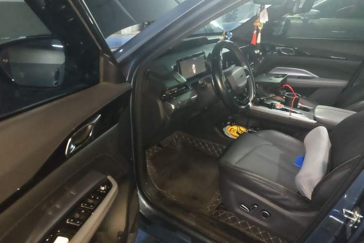 Used CHANGAN OSHAN Z6 New Energy 2023 ZhiDian iDD 150KM Flagship PLUS Smart Parking Edition Driver Seat