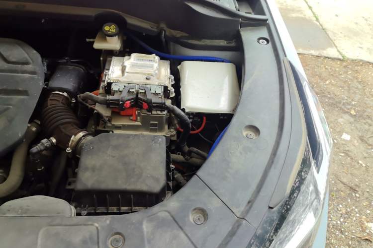 Used CHANGAN OSHAN Z6 New Energy 2023 ZhiDian iDD 150KM Flagship PLUS Engine Bay Left