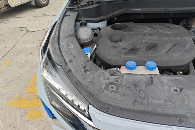 Used CHANGAN OSHAN Z6 New Energy 2023 ZhiDian iDD 150KM Flagship PLUS Engine Bay Right