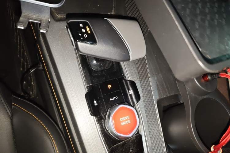Used CHANGAN OSHAN Z6 New Energy 2023 ZhiDian iDD 150KM Flagship PLUS Smart Parking Edition Gear Lever