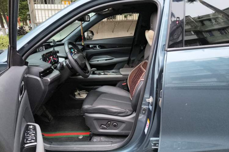 Used CHANGAN OSHAN Z6 New Energy 2023 ZhiDian iDD 150KM Flagship PLUS Smart Parking Edition Left Front Seat