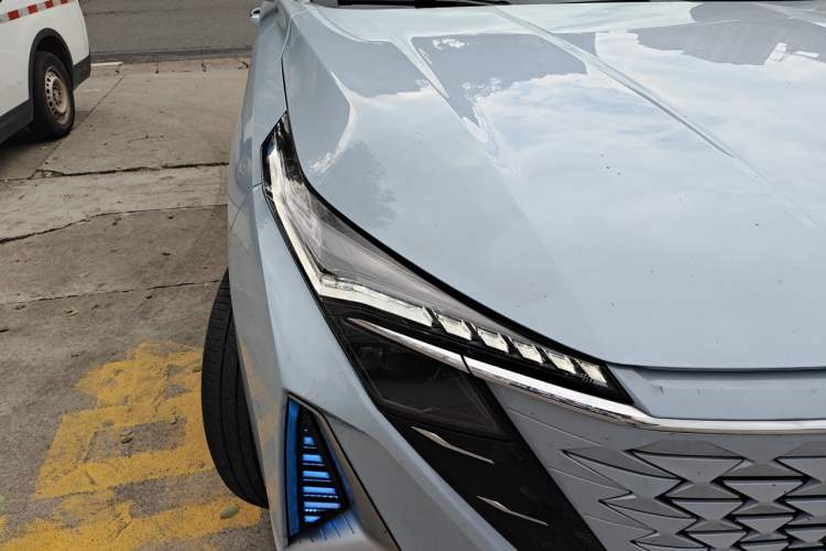 Used CHANGAN OSHAN Z6 New Energy 2023 ZhiDian iDD 150KM Flagship PLUS Right Front Headlight