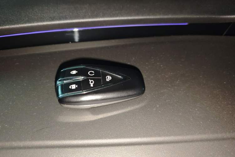 Used CHANGAN OSHAN Z6 New Energy 2023 ZhiDian iDD 150KM Flagship PLUS Smart Parking Edition Vehicle Key