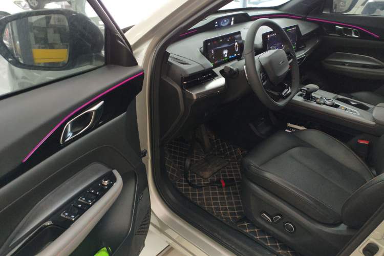 Used CHANGAN OSHAN Z6 New Energy 2023 ZhiDian iDD 150KM Flagship PLUS Smart Parking Edition Driver Seat