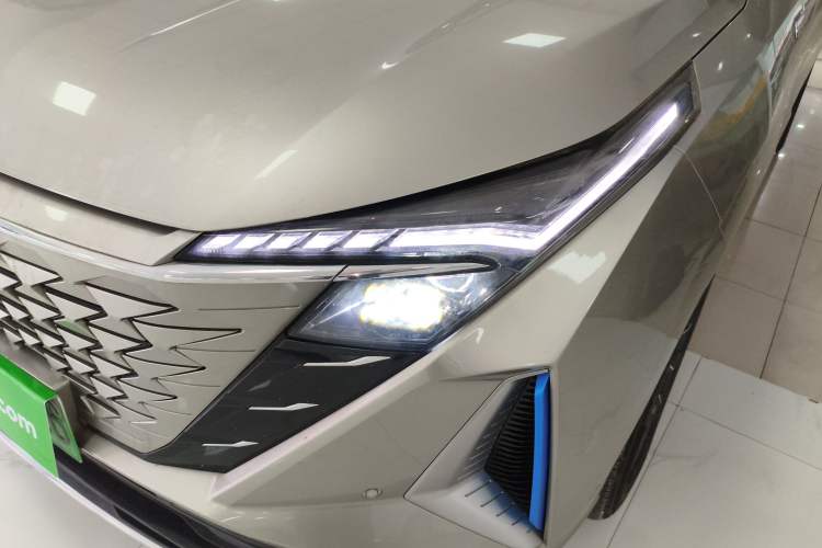 Used CHANGAN OSHAN Z6 New Energy 2023 ZhiDian iDD 150KM Flagship PLUS Smart Parking Edition Left Front Headlight