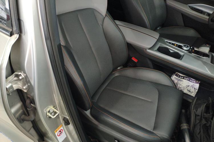 Used CHANGAN OSHAN Z6 New Energy 2023 ZhiDian iDD 150KM Flagship PLUS Smart Parking Edition Right Front Seat