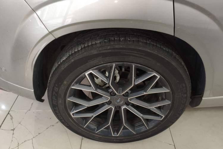 Used CHANGAN OSHAN Z6 New Energy 2023 ZhiDian iDD 150KM Flagship PLUS Smart Parking Edition Right Rear Wheel Hub