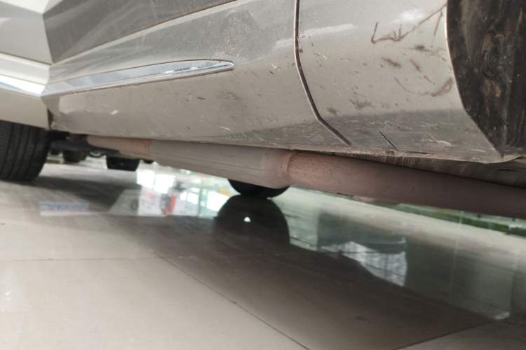 Used CHANGAN OSHAN Z6 New Energy 2023 ZhiDian iDD 150KM Flagship PLUS Smart Parking Edition Right Side Sill