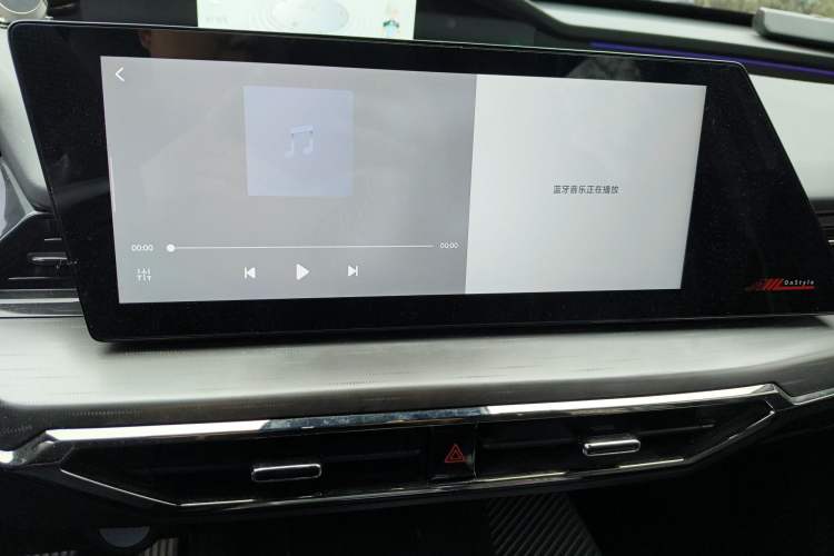 Used CHANGAN OSHAN Z6 New Energy 2023 ZhiDian iDD 150KM Flagship PLUS Audio And AC Panel